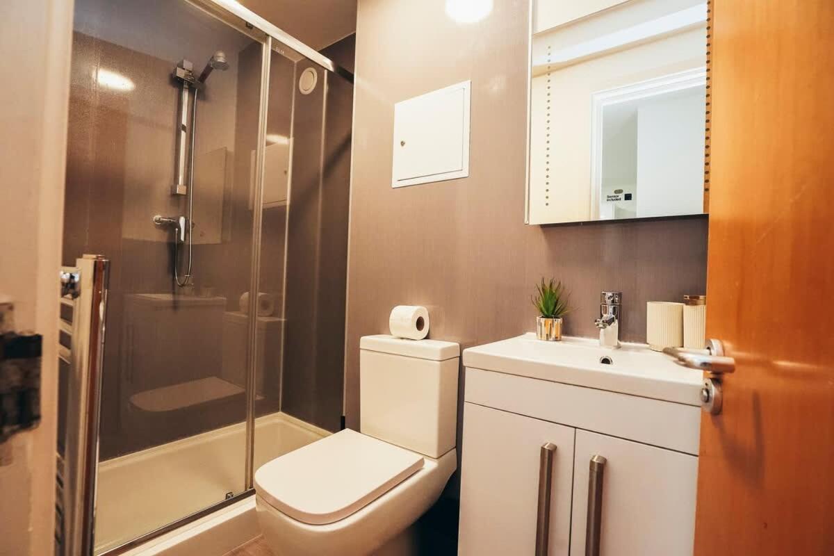 2Br City Centre Apt, Self Check In, Wifi, By Derbnb Sheffield Dış mekan fotoğraf