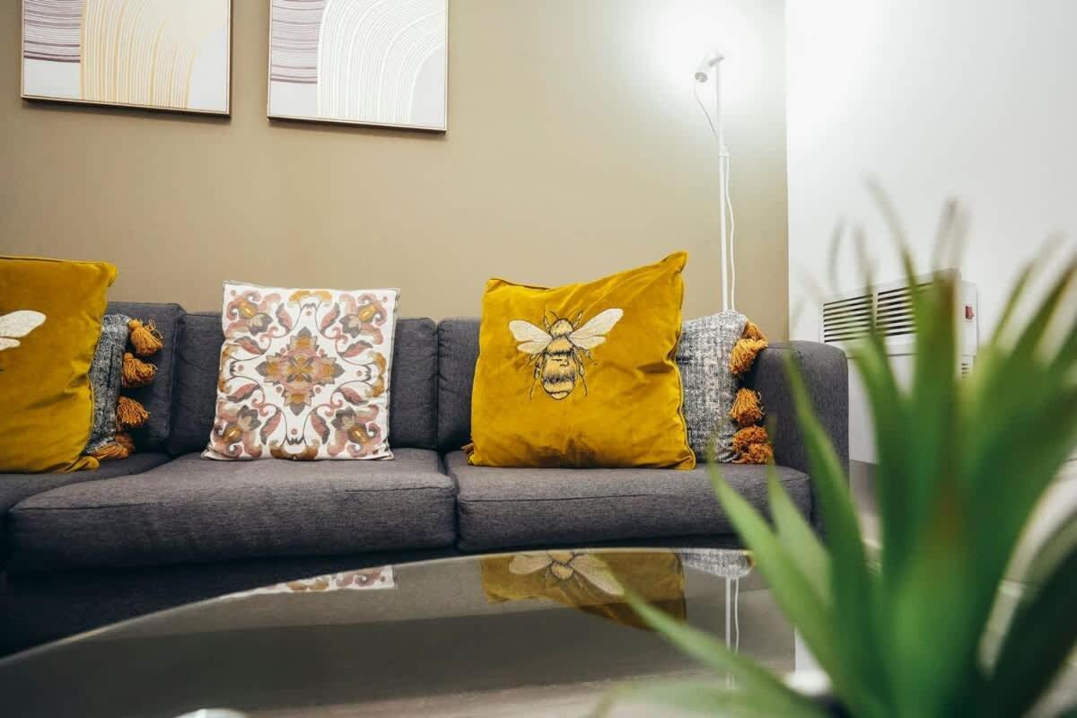 2Br City Centre Apt, Self Check In, Wifi, By Derbnb Sheffield Dış mekan fotoğraf